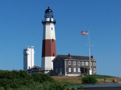 lighthouse-US-flag